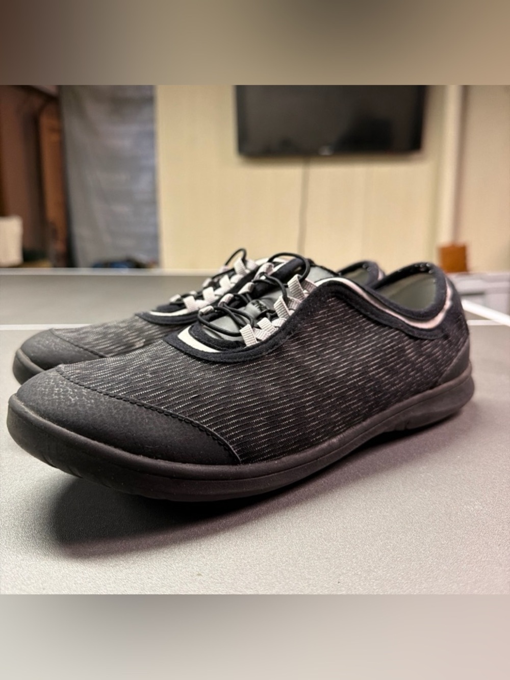 Clarks Cloudsteppers Dowling Pearl Women’s Size 8.5 Black Slip-On Sneakers - Picture 3 of 9